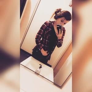 Meet your Posher, Stephanie